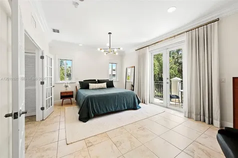 3200 Percival Avenue Miami FL 33133