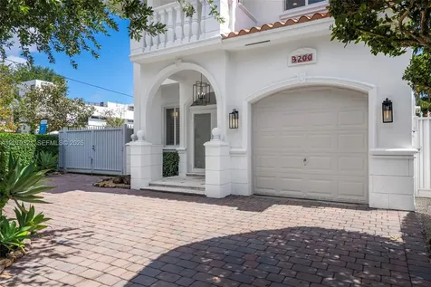3200 Percival Avenue Miami FL 33133