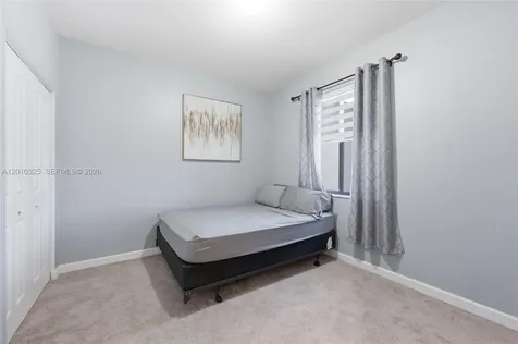 20572 NE 5th Place Miami FL 33179