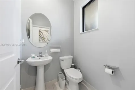20572 NE 5th Place Miami FL 33179