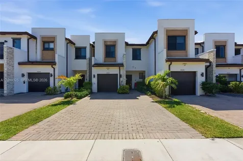20572 NE 5th Place Miami FL 33179
