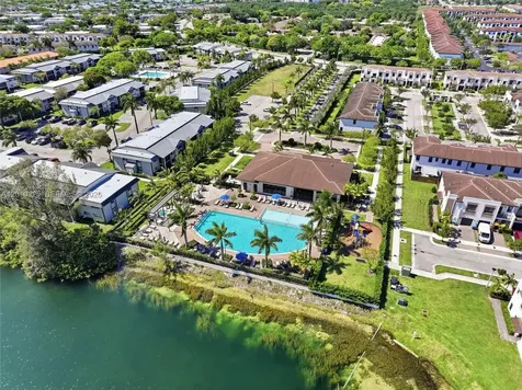 20572 NE 5th Place Miami FL 33179