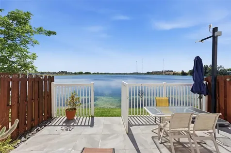 20572 NE 5th Place Miami FL 33179
