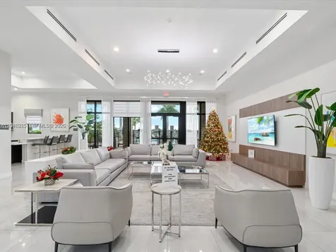 20572 NE 5th Place Miami FL 33179