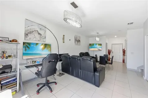 20572 NE 5th Place Miami FL 33179