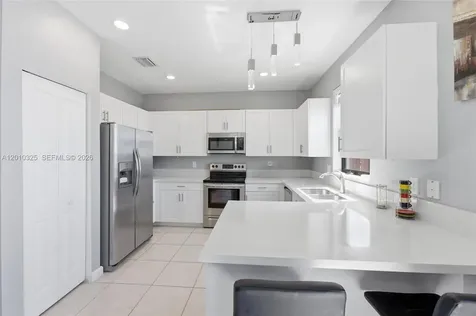 20572 NE 5th Place Miami FL 33179