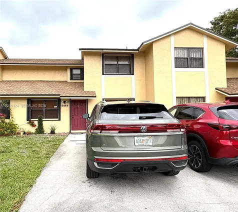 5424 Gate Lake Road Tamarac FL 33319