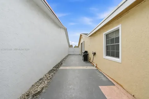 1615 SW 137th Place Miami FL 33175