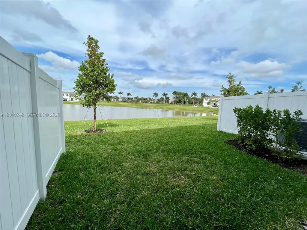 6909 Harbours Edge Avenue Lake Worth FL 33467