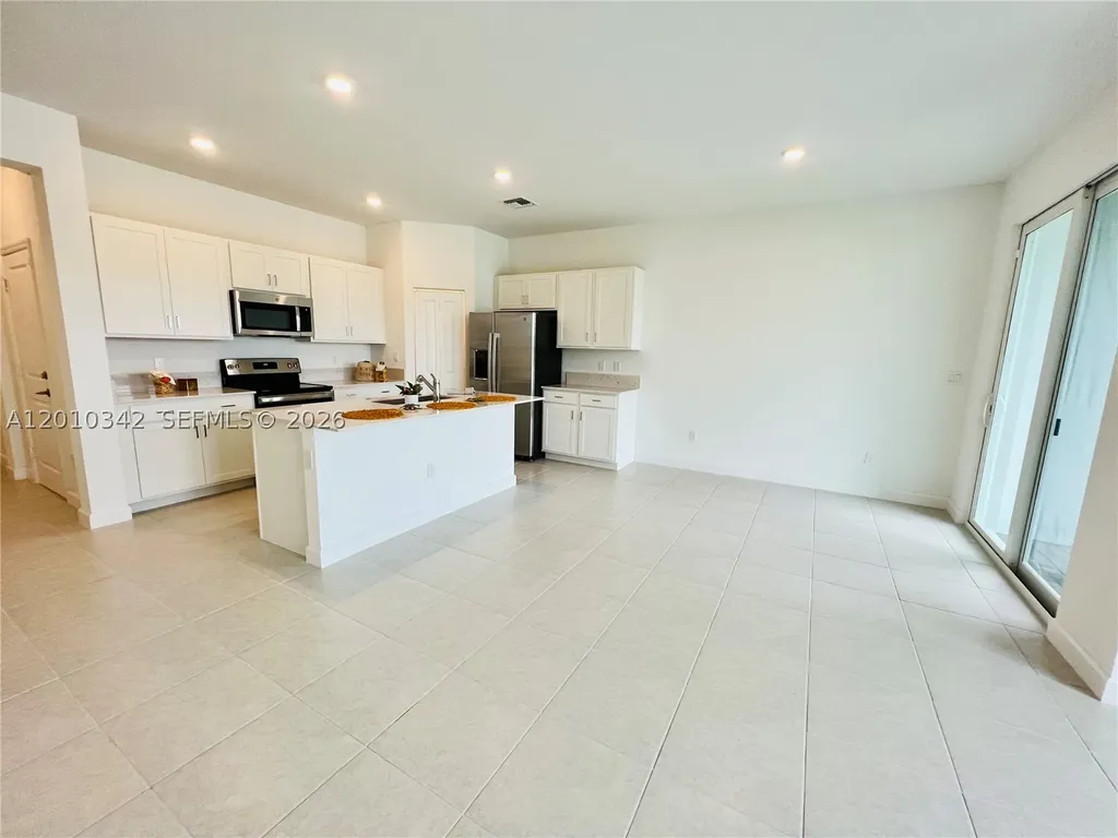 6909 Harbours Edge Avenue Lake Worth FL 33467