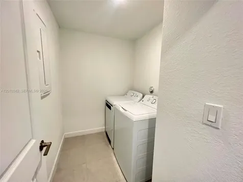 6909 Harbours Edge Avenue Lake Worth FL 33467