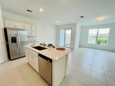 6909 Harbours Edge Avenue Lake Worth FL 33467