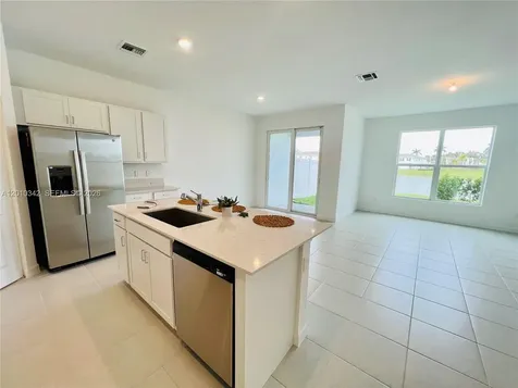 6909 Harbours Edge Avenue Lake Worth FL 33467