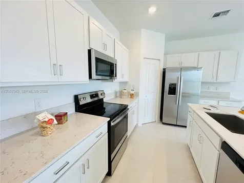 6909 Harbours Edge Avenue Lake Worth FL 33467