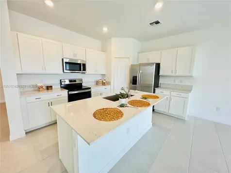 6909 Harbours Edge Avenue Lake Worth FL 33467