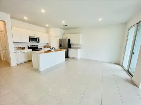 6909 Harbours Edge Avenue Lake Worth FL 33467
