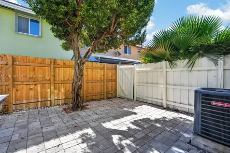 7995 NW 8th Street Miami FL 33126