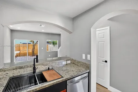 7995 NW 8th Street Miami FL 33126