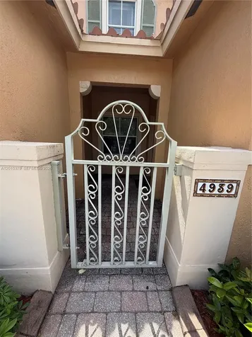 4939 N Harbor Isles Drive Dania Beach FL 33312