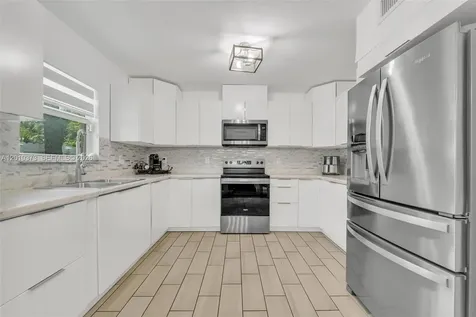 2762 NW 9th Court Fort Lauderdale FL 33311