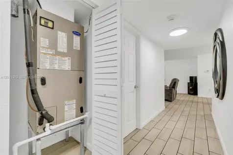 2762 NW 9th Court Fort Lauderdale FL 33311