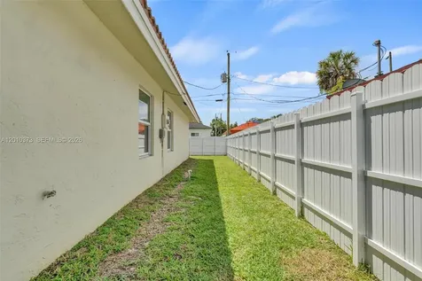 2762 NW 9th Court Fort Lauderdale FL 33311