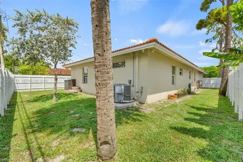 2762 NW 9th Court Fort Lauderdale FL 33311