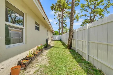 2762 NW 9th Court Fort Lauderdale FL 33311