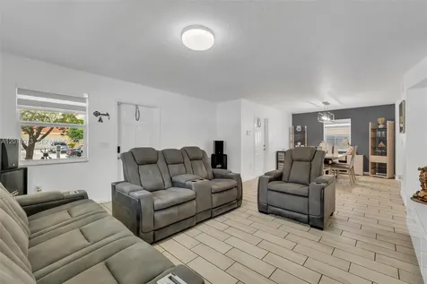 2762 NW 9th Court Fort Lauderdale FL 33311