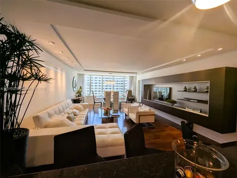 5600 Collins Avenue Miami Beach FL 33140