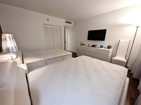 5600 Collins Avenue Miami Beach FL 33140