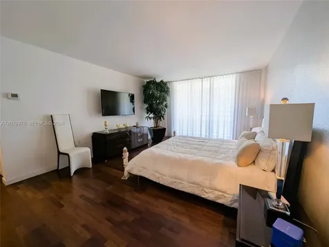5600 Collins Avenue Miami Beach FL 33140