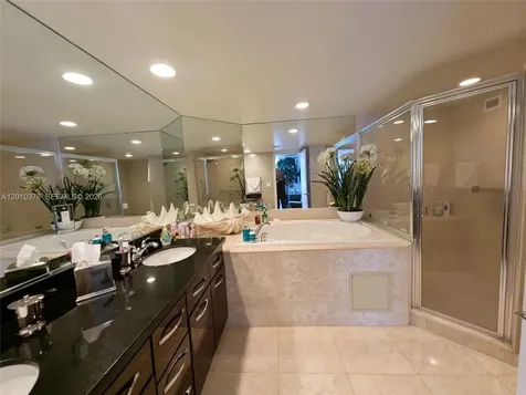 5600 Collins Avenue Miami Beach FL 33140