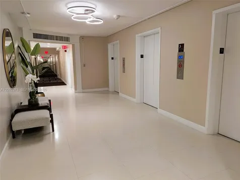 5600 Collins Avenue Miami Beach FL 33140