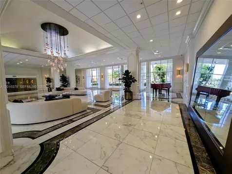 5600 Collins Avenue Miami Beach FL 33140