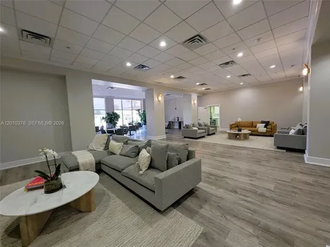 5600 Collins Avenue Miami Beach FL 33140