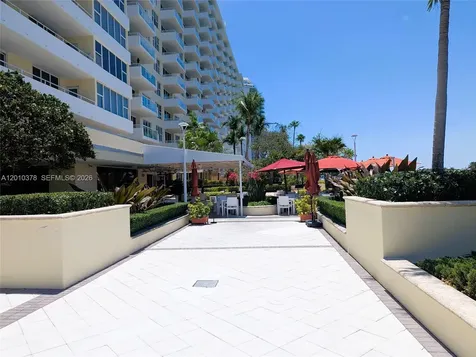 5600 Collins Avenue Miami Beach FL 33140