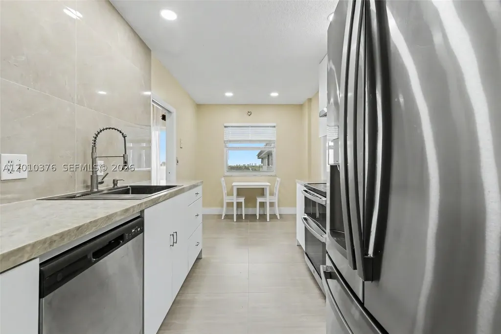 3800 Hillcrest Drive Hollywood FL 33021