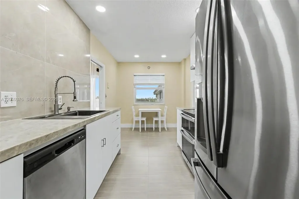 3800 Hillcrest Drive Hollywood FL 33021