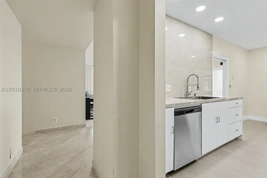 3800 Hillcrest Drive Hollywood FL 33021
