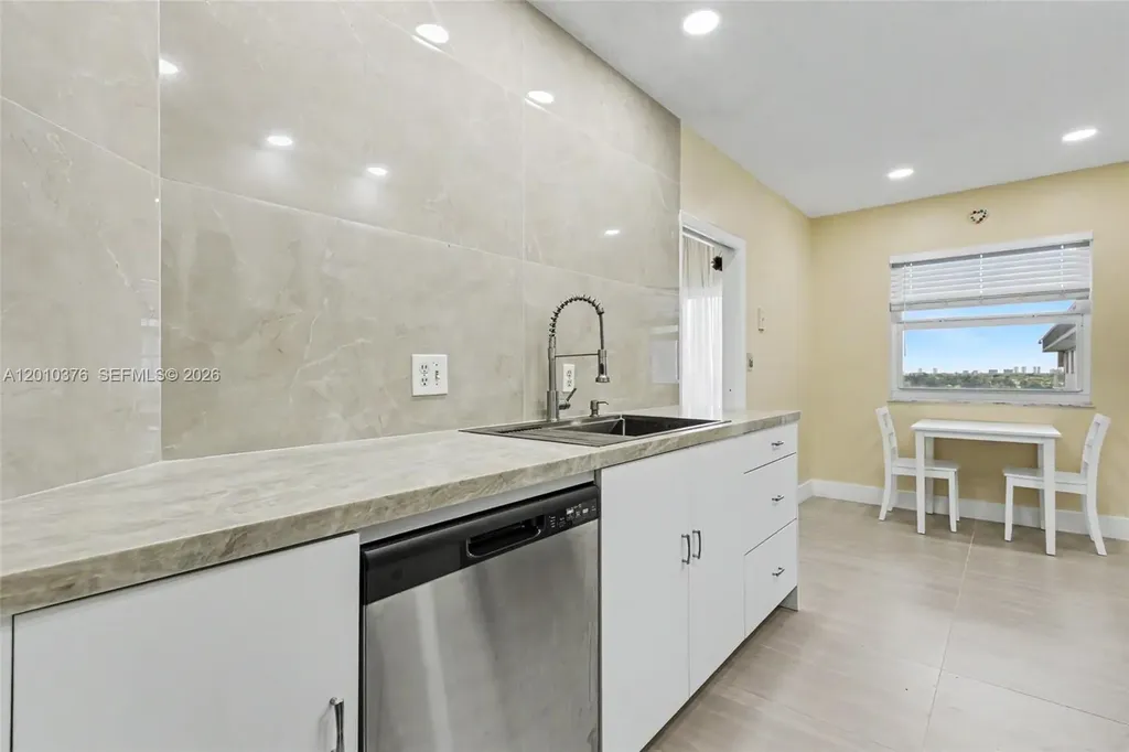 3800 Hillcrest Drive Hollywood FL 33021