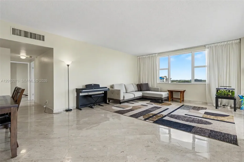 3800 Hillcrest Drive Hollywood FL 33021