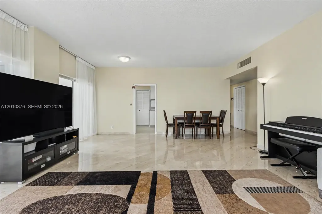3800 Hillcrest Drive Hollywood FL 33021