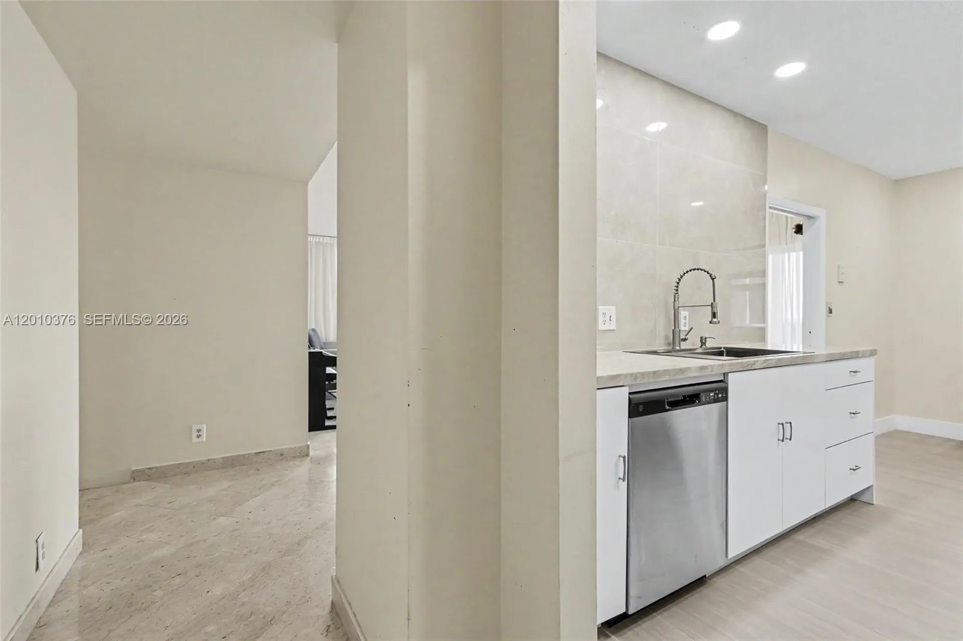 3800 Hillcrest Drive Hollywood FL 33021