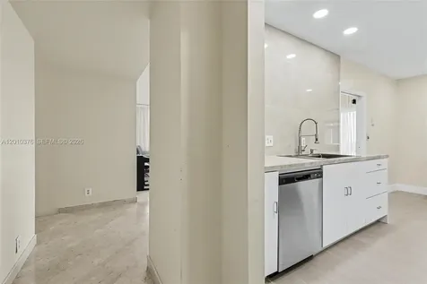 3800 Hillcrest Drive Hollywood FL 33021