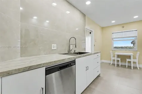 3800 Hillcrest Drive Hollywood FL 33021