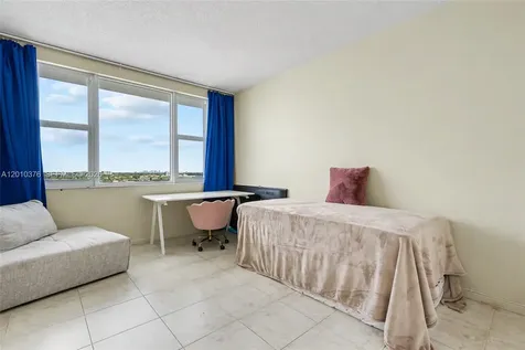 3800 Hillcrest Drive Hollywood FL 33021