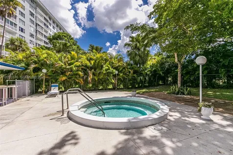3800 Hillcrest Drive Hollywood FL 33021