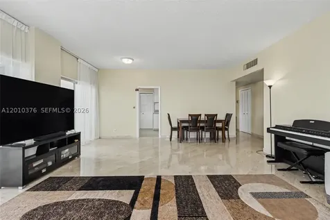 3800 Hillcrest Drive Hollywood FL 33021