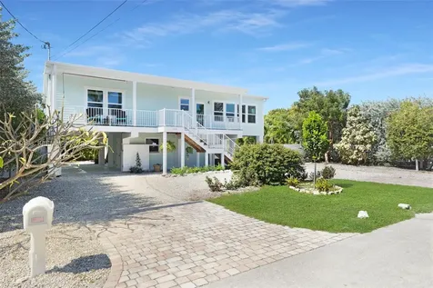 320 Calzada De Bougainville Marathon FL 33050